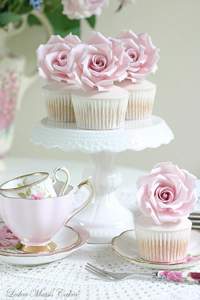 Hochzeit - Pink rosey cupcakes