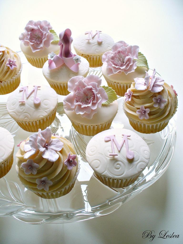 زفاف - Pink and cream cupcakes