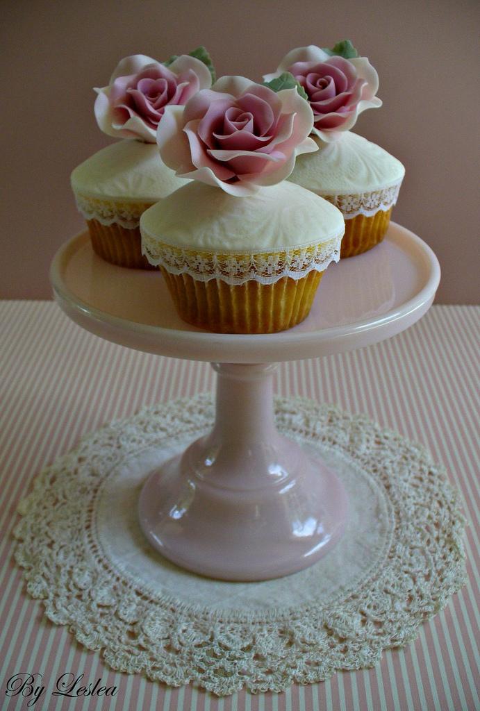 زفاف - Pink rose cupcakes