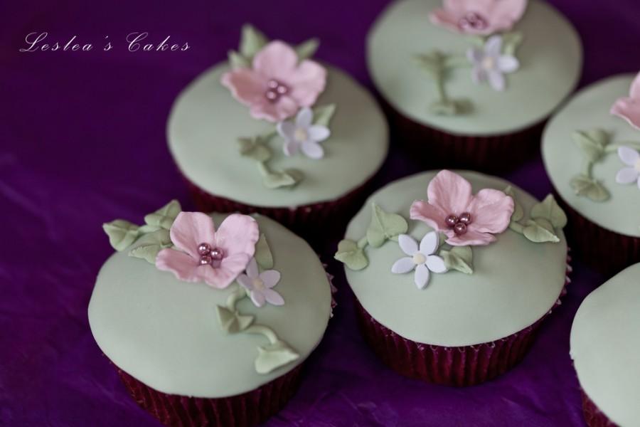 زفاف - Hydrangea cupcakes