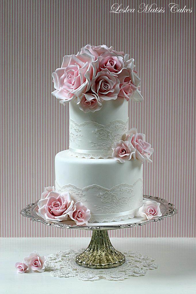 Mariage - Pink roses and lace
