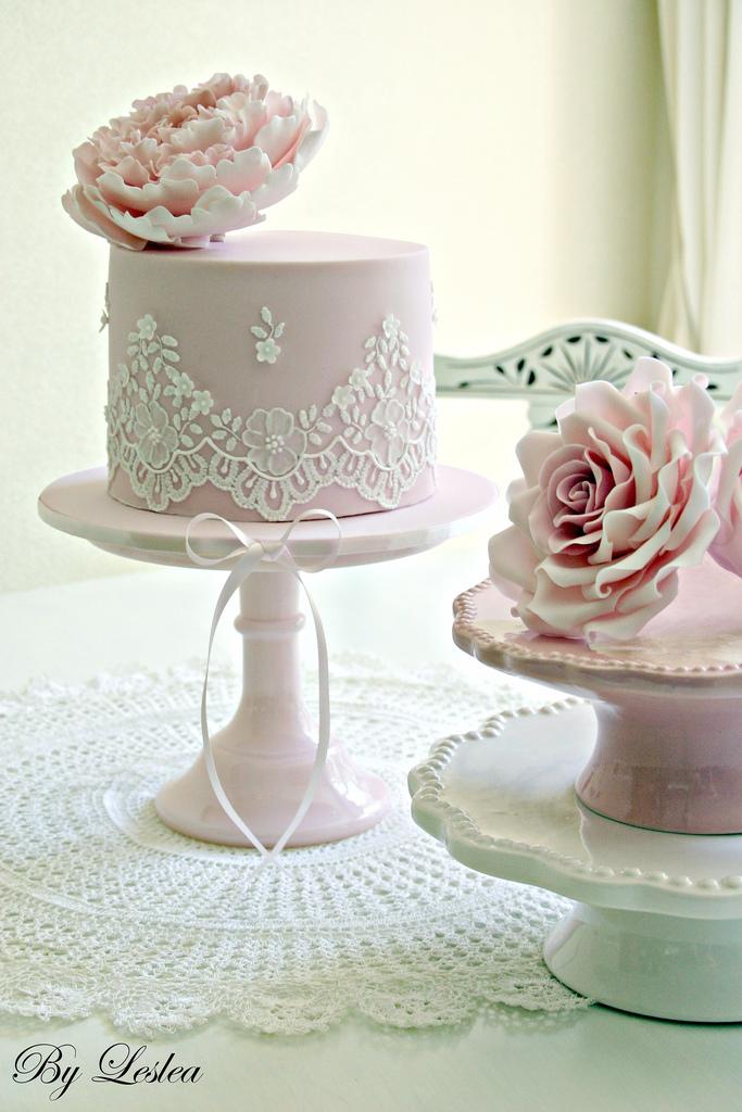 Wedding - Piped lace with pink peony