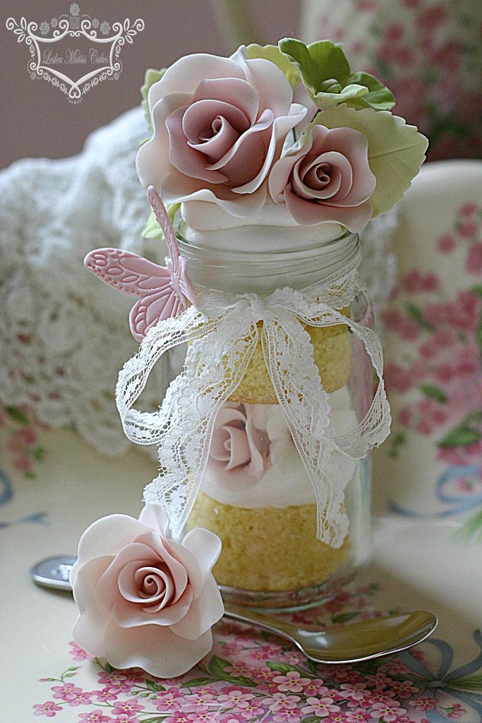 Hochzeit - Jar Cake with roses