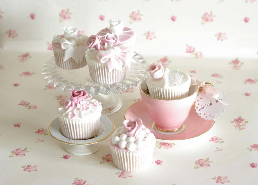 Wedding - pink and white cupcakes