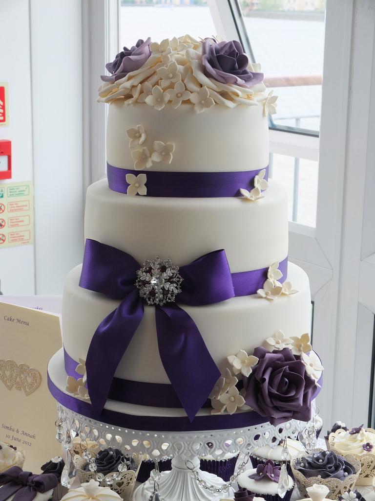 زفاف - Purple & Ivory wedding cake