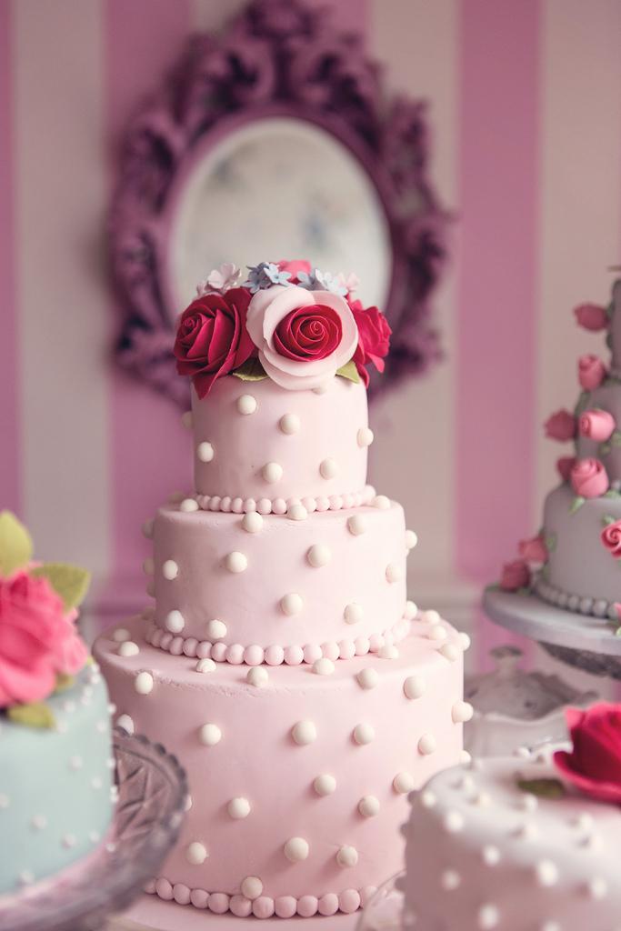 Hochzeit - Cath Kidston inspired cake table