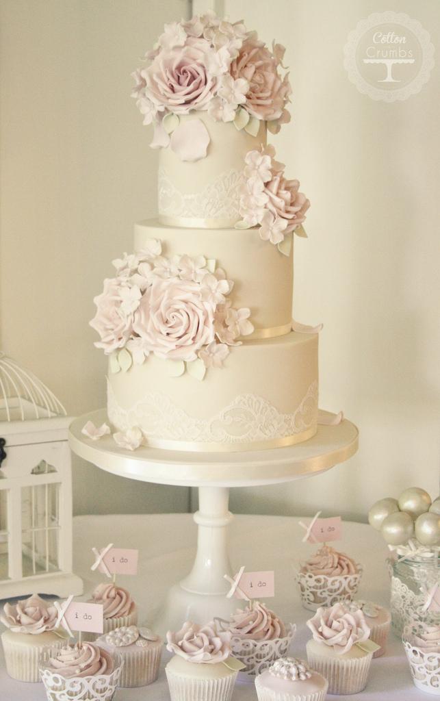 Свадьба - Rose & Hydrangea cake - Warwick House