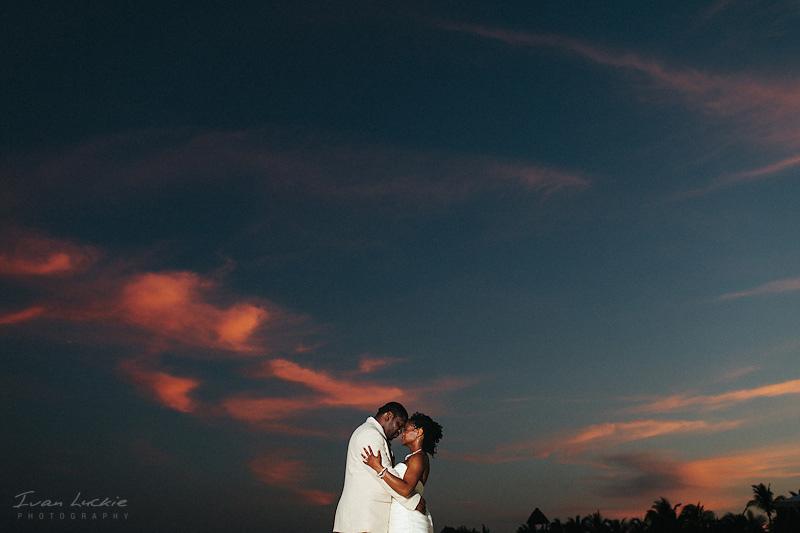 Свадьба - Chanel Derick - Moon Palace-LuckiePhotography - wedding rings-1