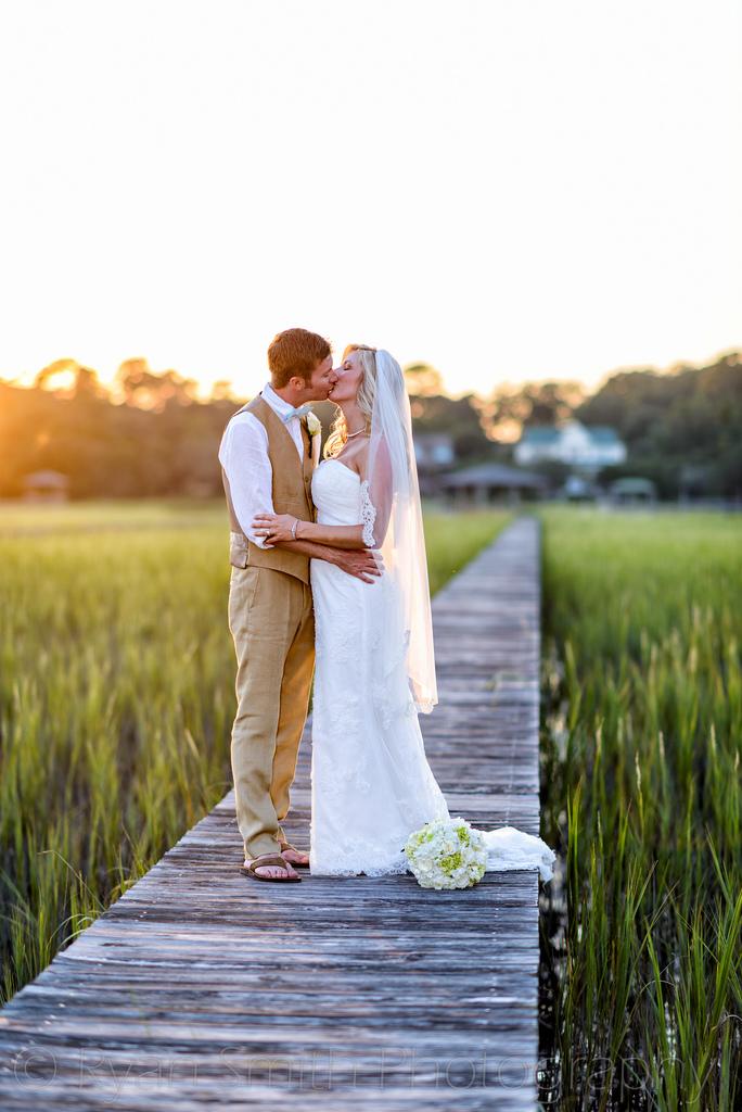 Mariage - Kiss over the marsh in Pawleys Island