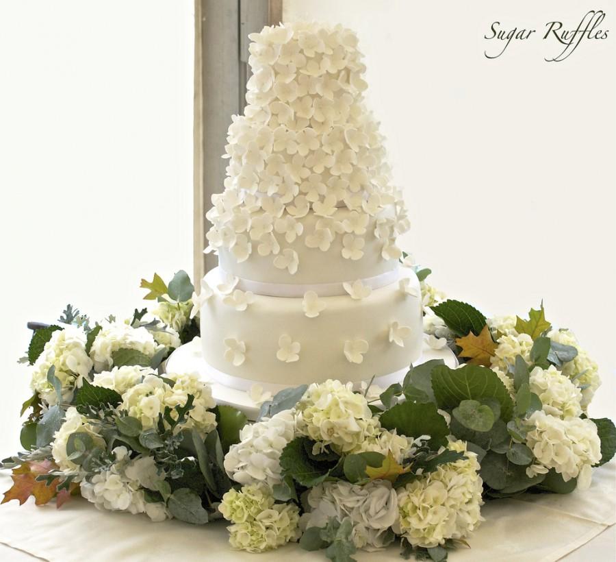 Hochzeit - Hydrangea Cascade Wedding Cake