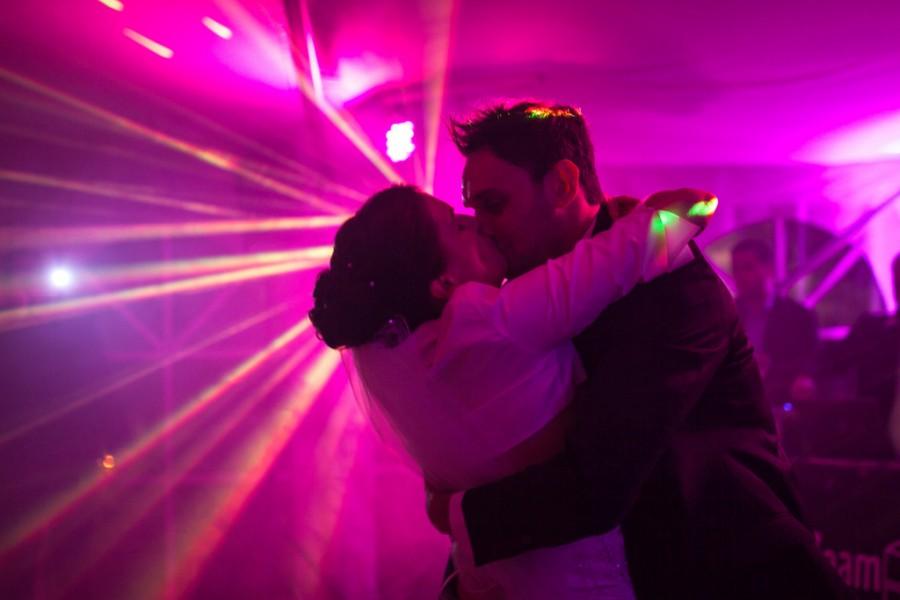 Hochzeit - illuminated kiss