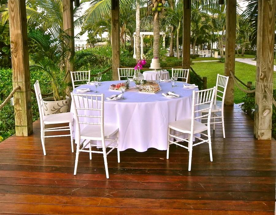 Hochzeit - Beaches Resort wedding table