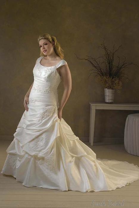 Hochzeit - Lace Plus Size Wedding Dress