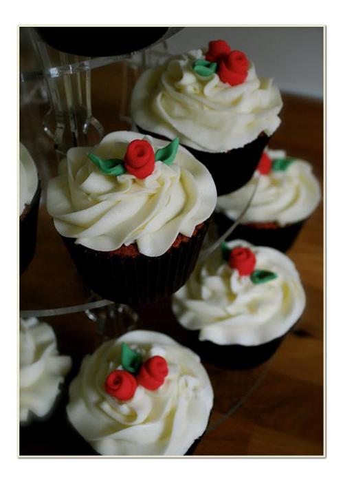 Mariage - Red roses wedding cupcakes