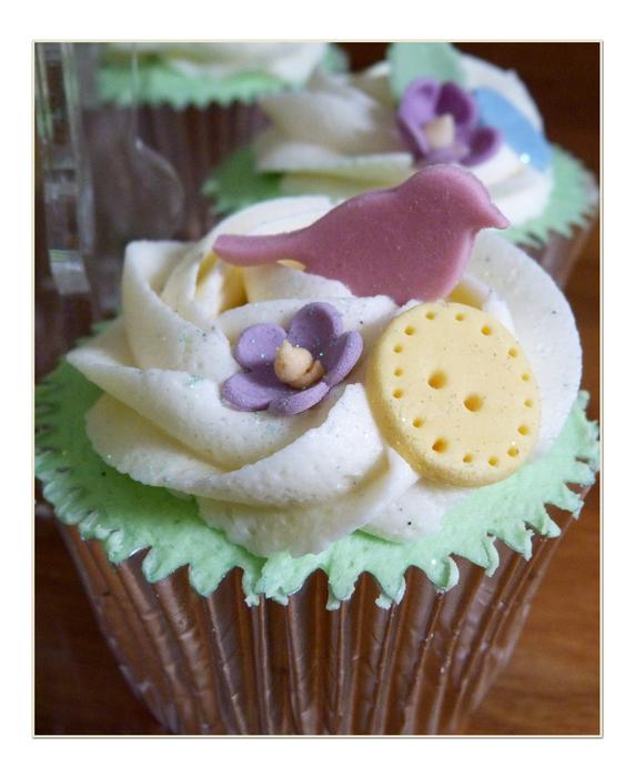Mariage - Birds and Buttons Wedding Cupcakes