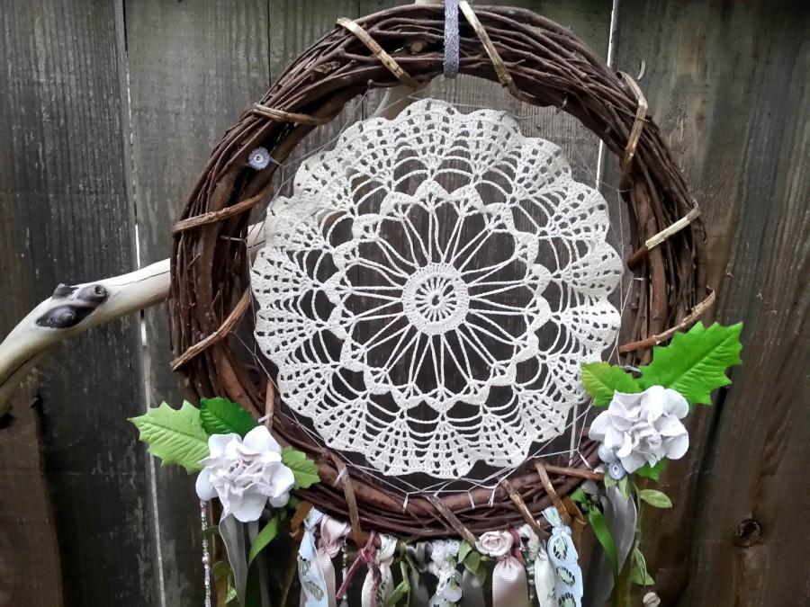 Свадьба - Handmade Spring Flowers Dream Catcher- Pink and Green Doily Dreamcatcher- Lovely Wreath Wall Hanging