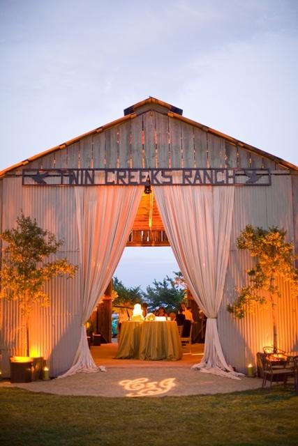 Свадьба - LOVE Barn Weddings