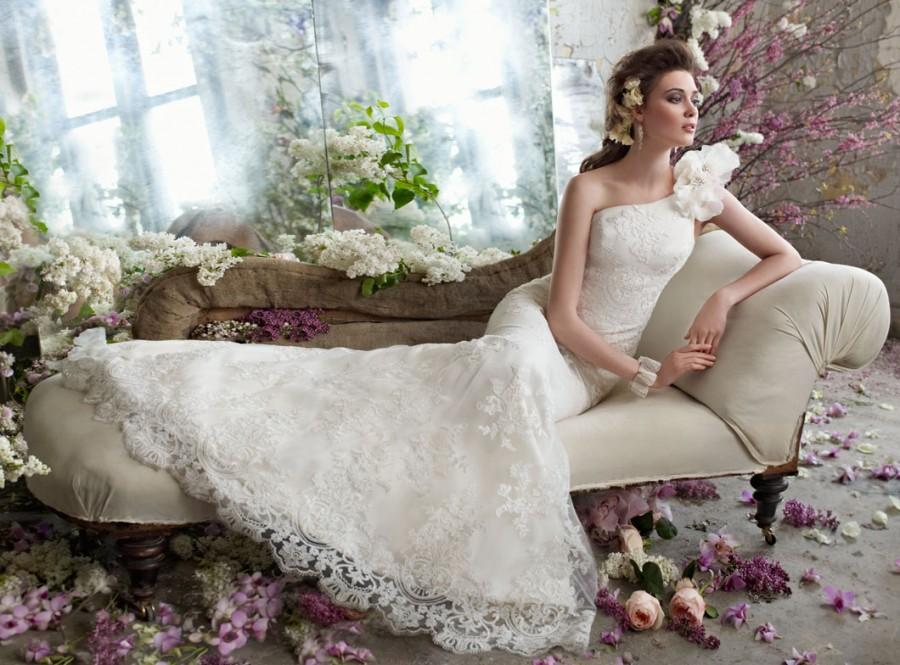 Hochzeit - Beautiful Bridal Gowns,Wedding Dresses By Tara Keely