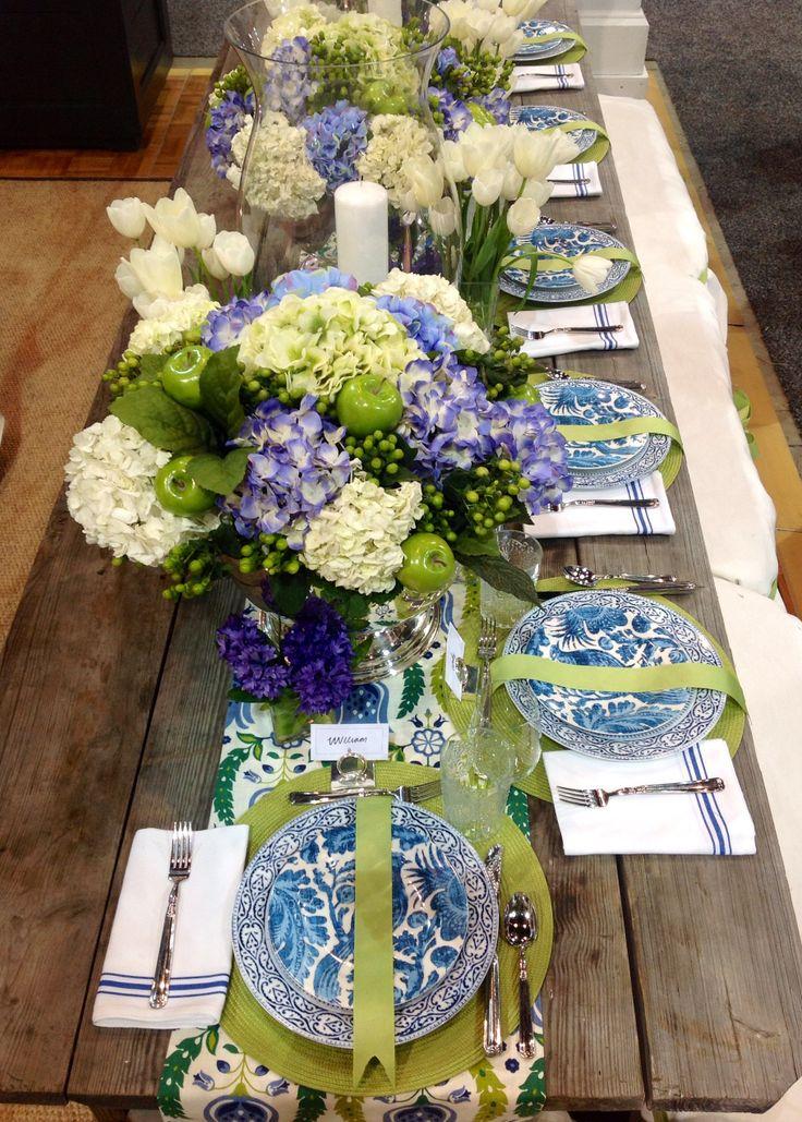 Hochzeit - Blue and white wedding tablescape with green apples