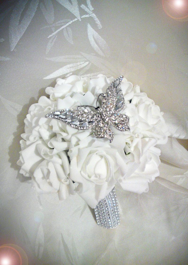 Mariage - Bouquet bijoux papillon mariée roses blanches à personnaliser