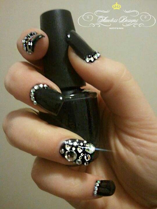 Hochzeit - Black And Rhinestone Nail Art 