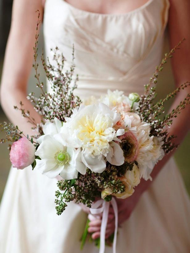زفاف - 10 Money-Saving Tips For Creating Wedding Floral Arrangements