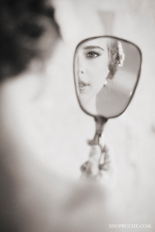 Hochzeit - Mirror - Cool Shot For The Bride 