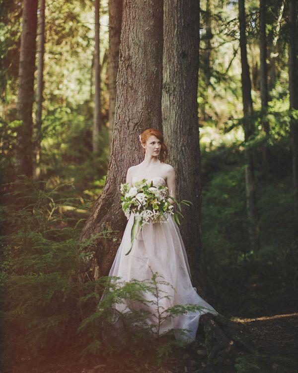 Hochzeit - Enchanted Woodland Wedding Inspiration