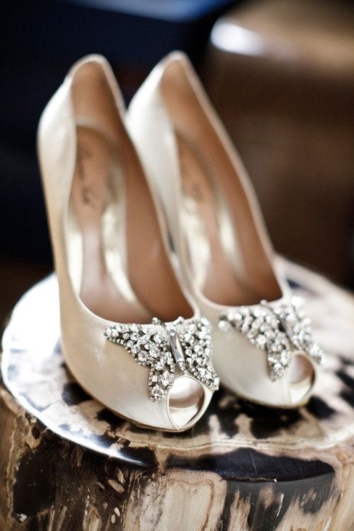 Mariage - Ivory souliers decorated with butterfly crystals