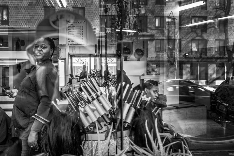 Hochzeit - Reflections Of A Harlem Haar Weaving Salon (im Februar 2014)