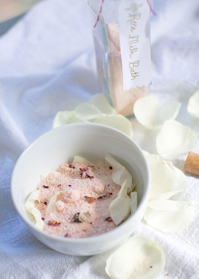 Hochzeit - Homemade DIY Rose Milk Bath Recipe 
