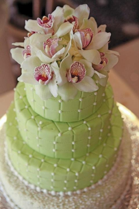 Wedding - Lovely Orchid & Pearl Wedding Cake 
