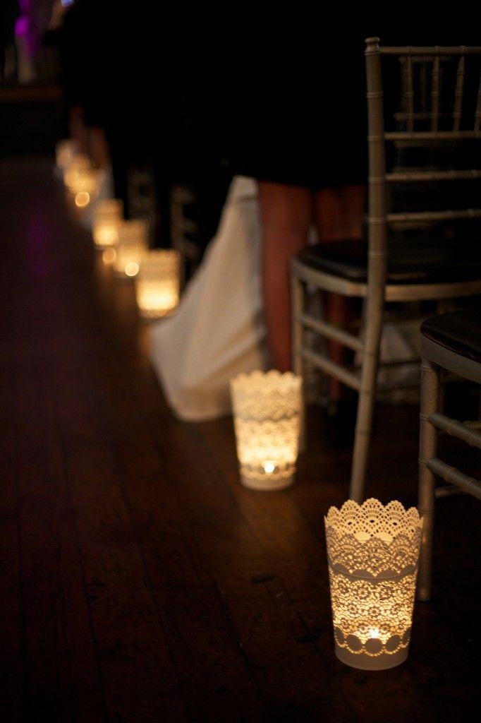 زفاف - شمعة اضاءت الممر في كنيسة بيركلي