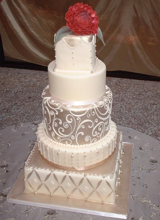 Fondant Cake Fondant Wedding Cake 2040610 Weddbook