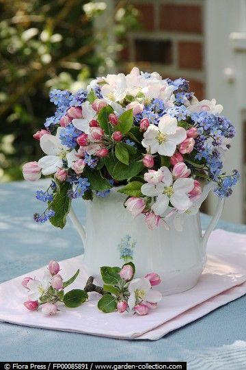 Mariage - Pink Apple Blossoms & Forget Me Nots