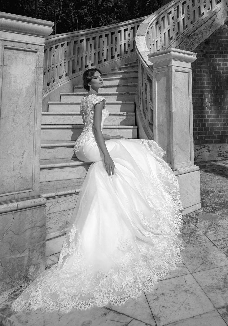 Wedding - Chiffon white wedding dress for the bride