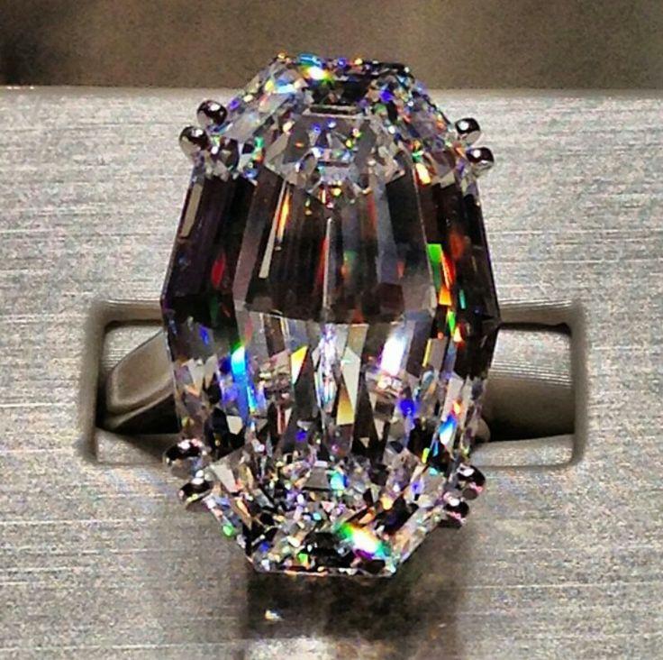 Hochzeit - Jacob & Co 36,43 Ct Oval-Diamant-Ring