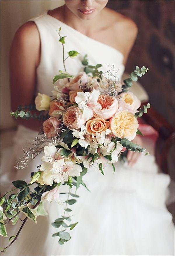 Wedding - Loose Rose Cascade 