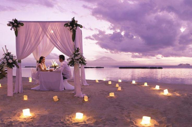 Wedding - Arrange your dinner on the clean sands of Bali
