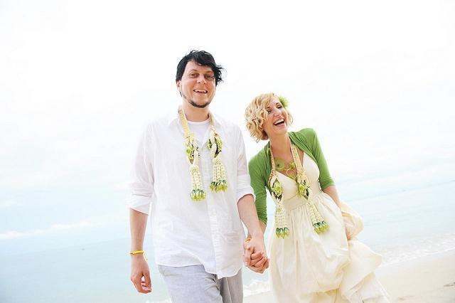 زفاف - كريسي وداني زفاف مزدوج (جزء واحد): Thaitastic، استوائي الراهب مهرجان