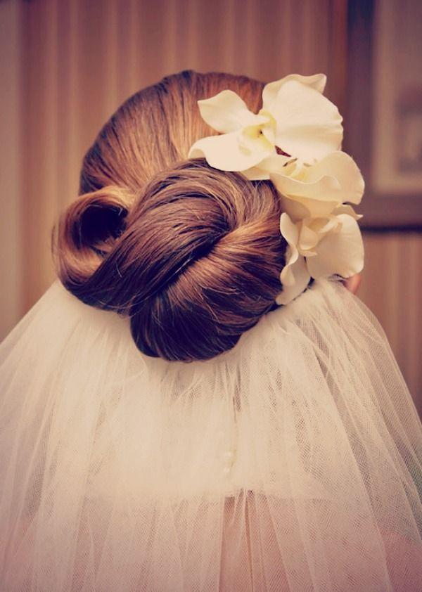Wedding - Infinity knot wedding hairstyle for the bride