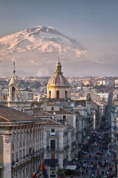 Mariage - Catane, en Sicile. Ville et volcan Etna
