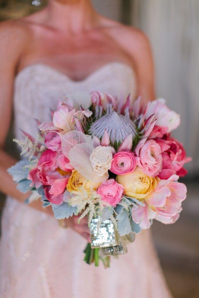 Wedding - Wedding Bouquet to enhance the bride's beauty.