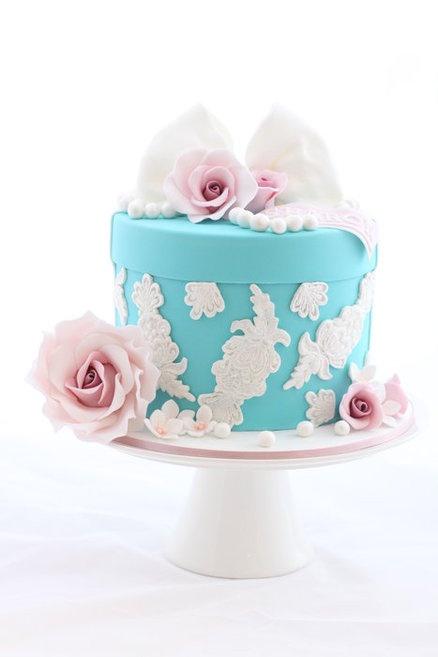 Wedding - Vintage Lace Hat Box & Cupcakes 