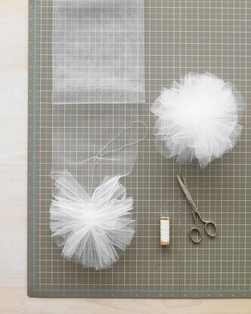 Wedding - How To Make Tulle Or Net Pom-poms 