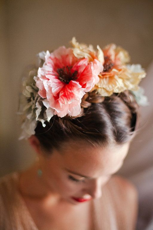 زفاف - تاج من زهور الفاوانيا