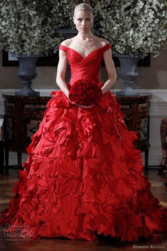 زفاف - ثوب أحمر