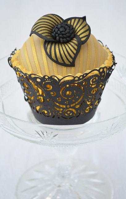 Wedding - Gold & Black Cupcake 