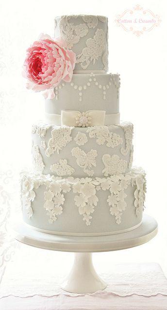 Mariage - Gâteau jolie dentelle et fleurs