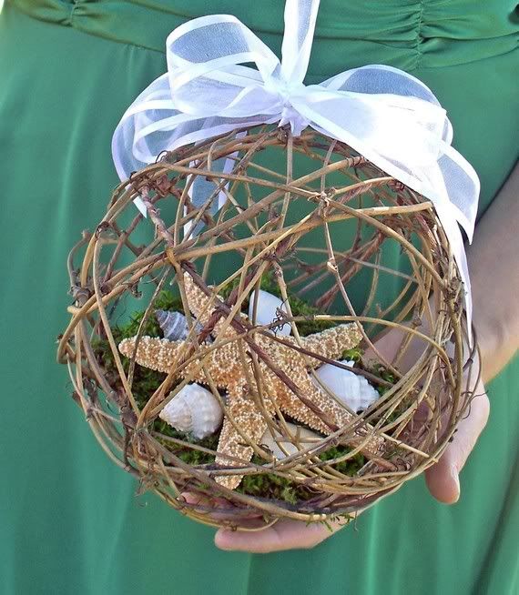 Wedding - 60 Different Shell Crafts For Your Collected Beach Treasures {Saturday Inspiration & Ideas